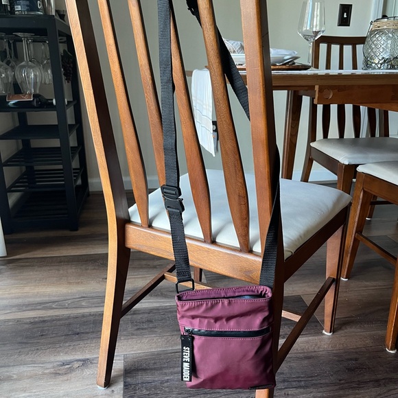 Steve Madden Zip Top Crossbody Bag 9X7” in Oxblood. Great for travel, phone! - Picture 3 of 11